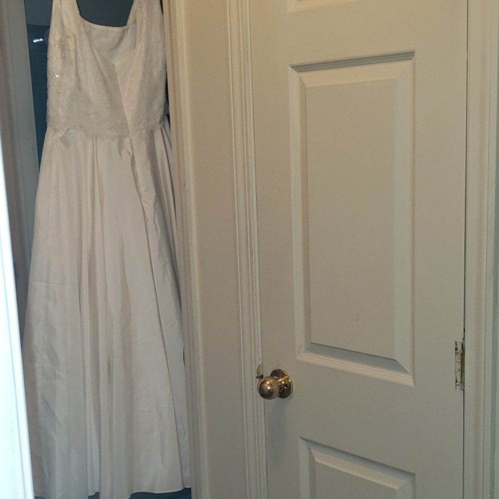 Dress - Picture 2 of 4
